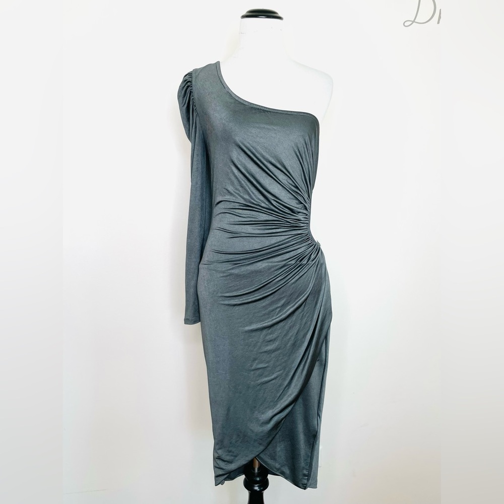 New BEBE Kardashians Goddess Cocktail Party Gray Fitted One Sleeve Dress Small